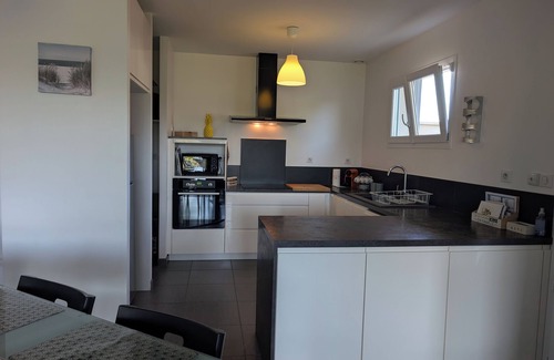 Cussac-Fort-Medoc Casa | Gîtes for up to 10 people Heated swimming pool in season and Jacuzzi all year round