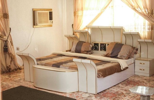 Ife Hotel | GITY Royale Suites