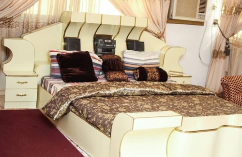 Ife Hotel | GITY Royale Suites
