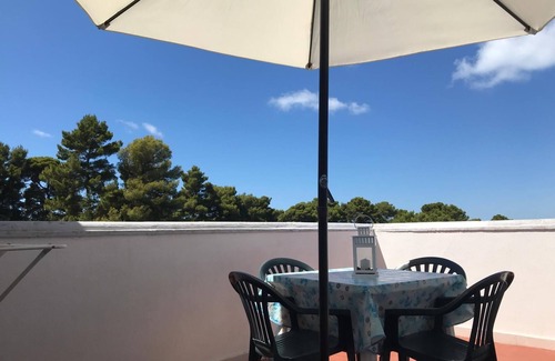Vico del Gargano Apartamento | Apartamento Giulietta con vista al mar y jardín con mascotas permitidas