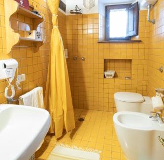Poderi Apartamento | GiuMa Tuscany Historic Country House with Patio near Saturnia Spa