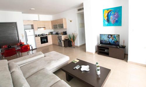 Acropolis Apartamento | Glabur Stays - The Nicosia Elite - Exceptional Top Floor Apartment Nicosia City, Welcomes U!