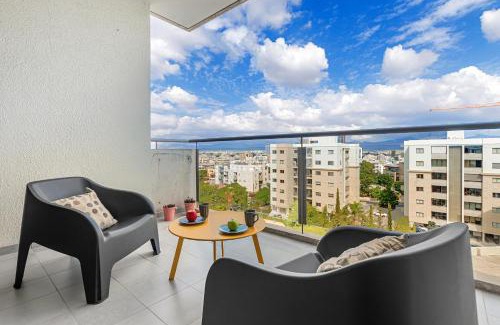 Acropolis Apartamento | Glabur Stays - The Nicosia Elite - Exceptional Top Floor Apartment Nicosia City, Welcomes U!