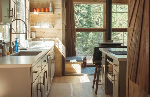 Essex Cabina | Glacier Cabin, Hot Tub, Stunning views, RV Hookup