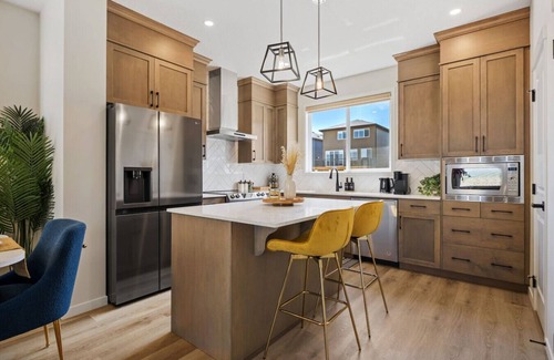 Calgary Casa | Glacier Ridge Retreat 4BR Home Sleeps 14