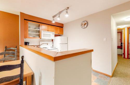 Village North Apartamento | Glacier's Reach 115