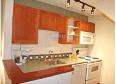 Village North Apartamento | Glacier's Reach 115b