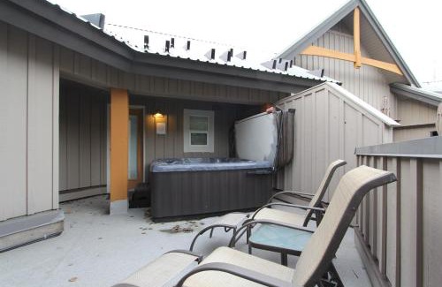 Village North Apartamento | Glacier's Reach by Whistler Retreats