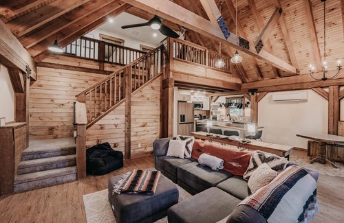 Warnick Cabina | Glacier Springs Cabin #39 - Hot Tub - Wi-Fi - Pets Ok