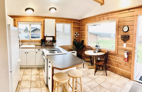 Kachemak Cabaña | Vista al mar-Private 2 Bedroom-Rural-Baño Privado