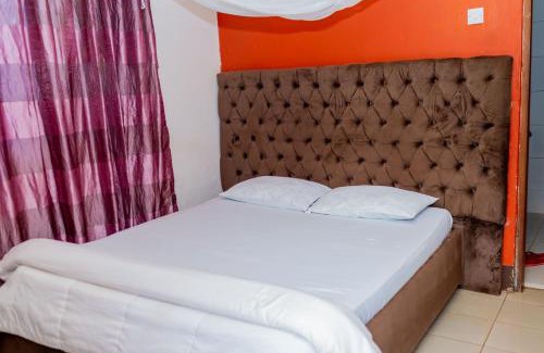 Moshi Cabina | Glacier View Lodge