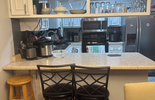 South St. Paul Condominio | Gladelle. A beautiful home away from home. Cozy, Comfortable and Peaceful.