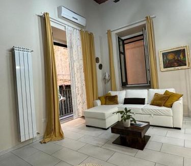 Rione Duomo Casa | GLAM house & boat
