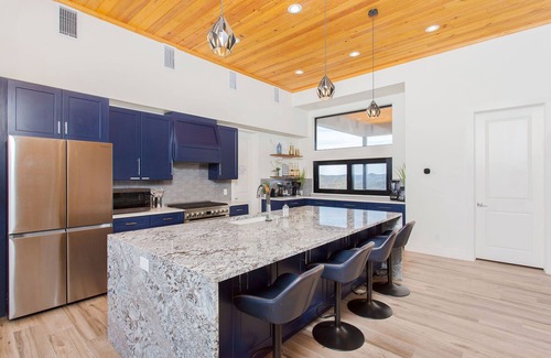 Concan Casa | Glam Luxury Home by Frio River! Heated Infinity Pool Firepit Huge Hot Tub Views