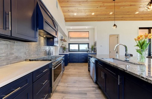 Concan Casa | Glam Luxury Home by Frio River! Heated Infinity Pool Firepit Huge Hot Tub Views