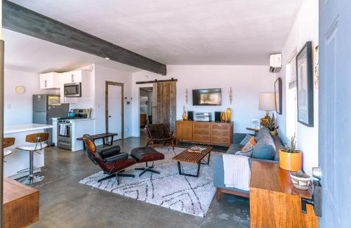 Yucca Valley Casa | Glamingo Cabin