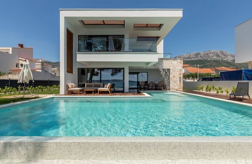 Kastela Villa | Glamorous Kastela Villa | 4 Bedrooms | Villa Seafront Paradise | Private Pool Overlooking Sensational Sea Views | Split