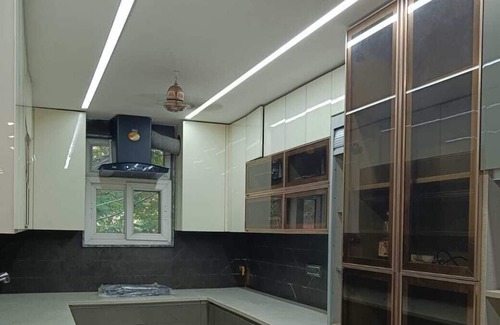 Pashim Vihar Apartamento | Glamorous 3 BHK Apartment in Paschim Vihar West Delhi
