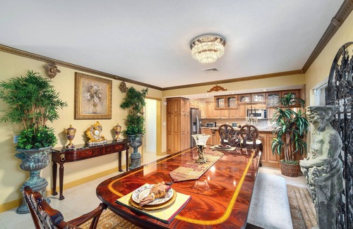 New Town Casa | Glamorous 3BDR/2BA Home in Key West