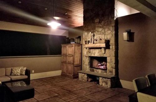 Pine Bush Casa | Glamorous Cottage Rental with Outdoor Lounge and Pool on 40 Acres in Pine Bush, New York