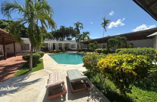 Malindi Villa | Glamorous Getaway PM