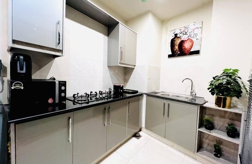 Rawalpindi Apartamento | Glamorous one bed apartment near food street