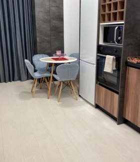 Braila Apartamento | Glamorous Two