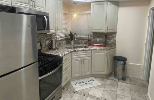 Detroit Casa | Glamourous 3 Bedroom in the heart of Detroit