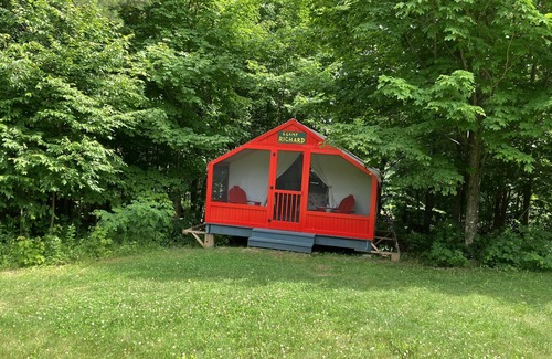 North River Cabina | GLAMP RICHARD: CABINA DE LA LONA EN GRANJA BONITA