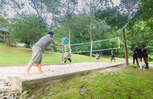Copperhill Alquiler De RV | Glamping en Copperhill - "El Kayak"
