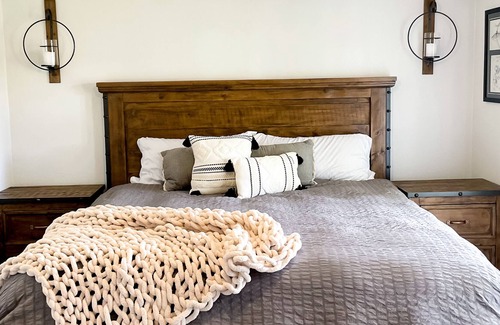 Clifton Casa | Glamping at the Greenhouse : Host 12 at this cozy Lake Whitney vacation home