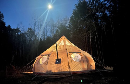 Wildersville Casa | Glamping at the Promised Land Campground- The Vidalia Tent