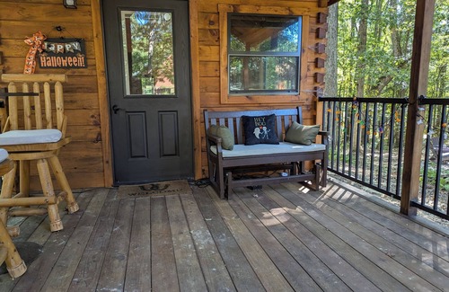 Clayton Cabina | Glamping at Tiny House! Perfect Romantic Cabin Getaway on Horse Farm