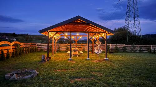 Uherce Mineralne Otro | Glamping Bieszczady - Luksusowe Całoroczne Kopuły Sferyczne