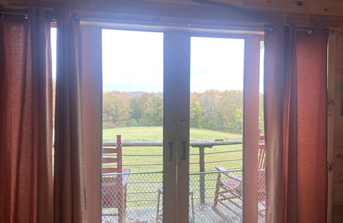 Grandview Cabina | Glamping Cottage en 116 Acre Farm- Cowgirl Cabin