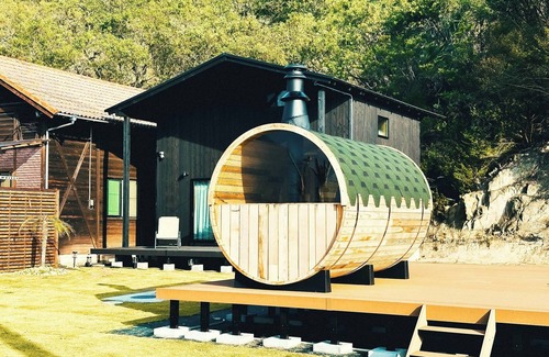 Onomichi Casa | Glamping dome tent bathed in the setting sun in Se / Onomichi Hiroshima
