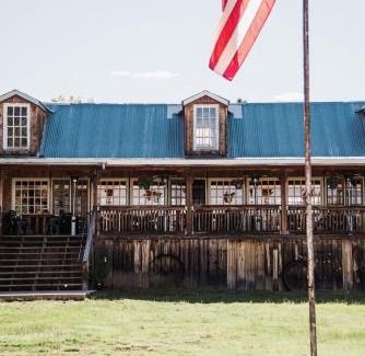 McIntosh Otro | Glamping Escape at Manzano Mountain Retreat