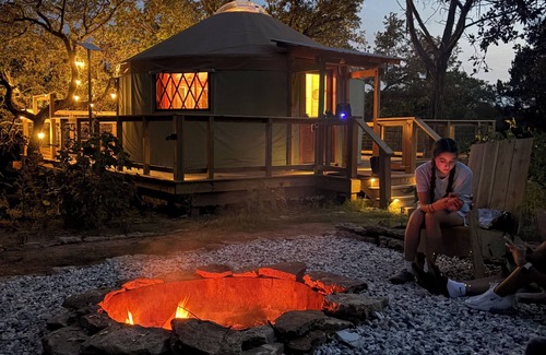 Gatesville Cabina | Disconnect to Reconnect: Hill Country Yurt Escape, Rustic Hill Country Glamping