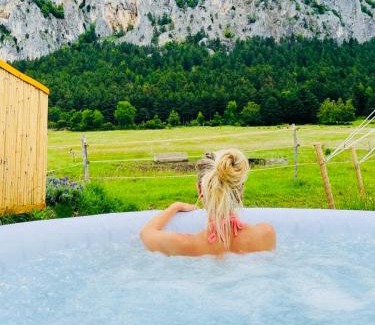 Hohe Wand Otro | Glamping Hohe Wand - Zelt mit Sternenfenster und Whirlpool