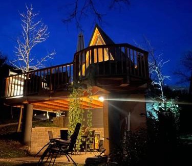 Gorenja Vas pri Smarjeti Casa | Glamping Holiday House with terrace and sauna- no hot tub- Hisa oddiha