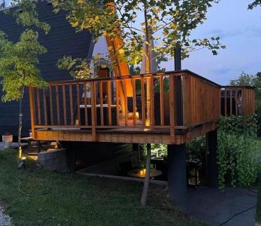 Gorenja Vas pri Smarjeti Casa | Glamping Holiday House with terrace and sauna- no hot tub- Hisa oddiha