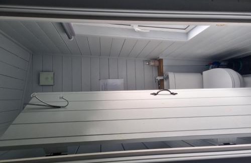 Llanfair Caereinion Casa | Glamping Hut - Riverview 3