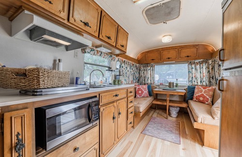 Spicewood Casa | Glamping in Spicewood TX Hill Country ~ The Avion