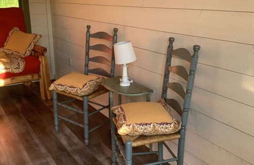 Covington Cabina | Glamping in the Tiny House with a Huge View