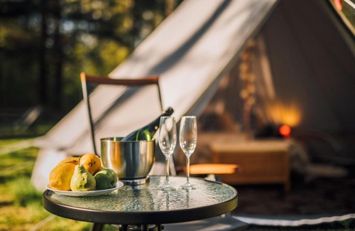 Nica Otro | Glamping Jūras Krasti