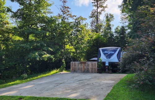 Easley Casa | Glamping on the Homestead