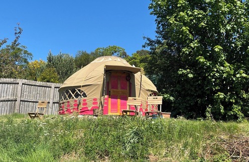 Contin Cabina | Glamping Pod - Sleeps 2 - Garden - Parking - Wifi