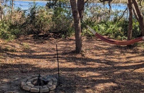 Edgar Cabina | Glamping cabin with AC, free parking & Lakeview