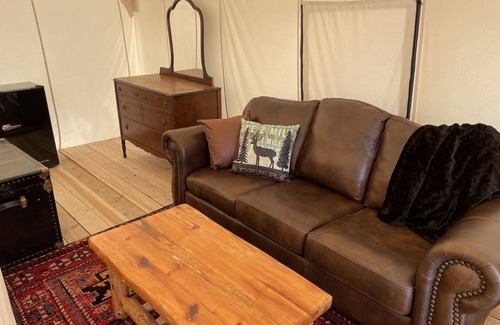 Pray Alquiler De RV | Glamping tent in Paradise Valley only 27 miles from Yellowstone National Park