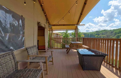 Sevierville Alquiler De RV | Glamping Tent: Sleeps 4, Free Dollywood Tkt & More-Outdoor Pool-Lazy River